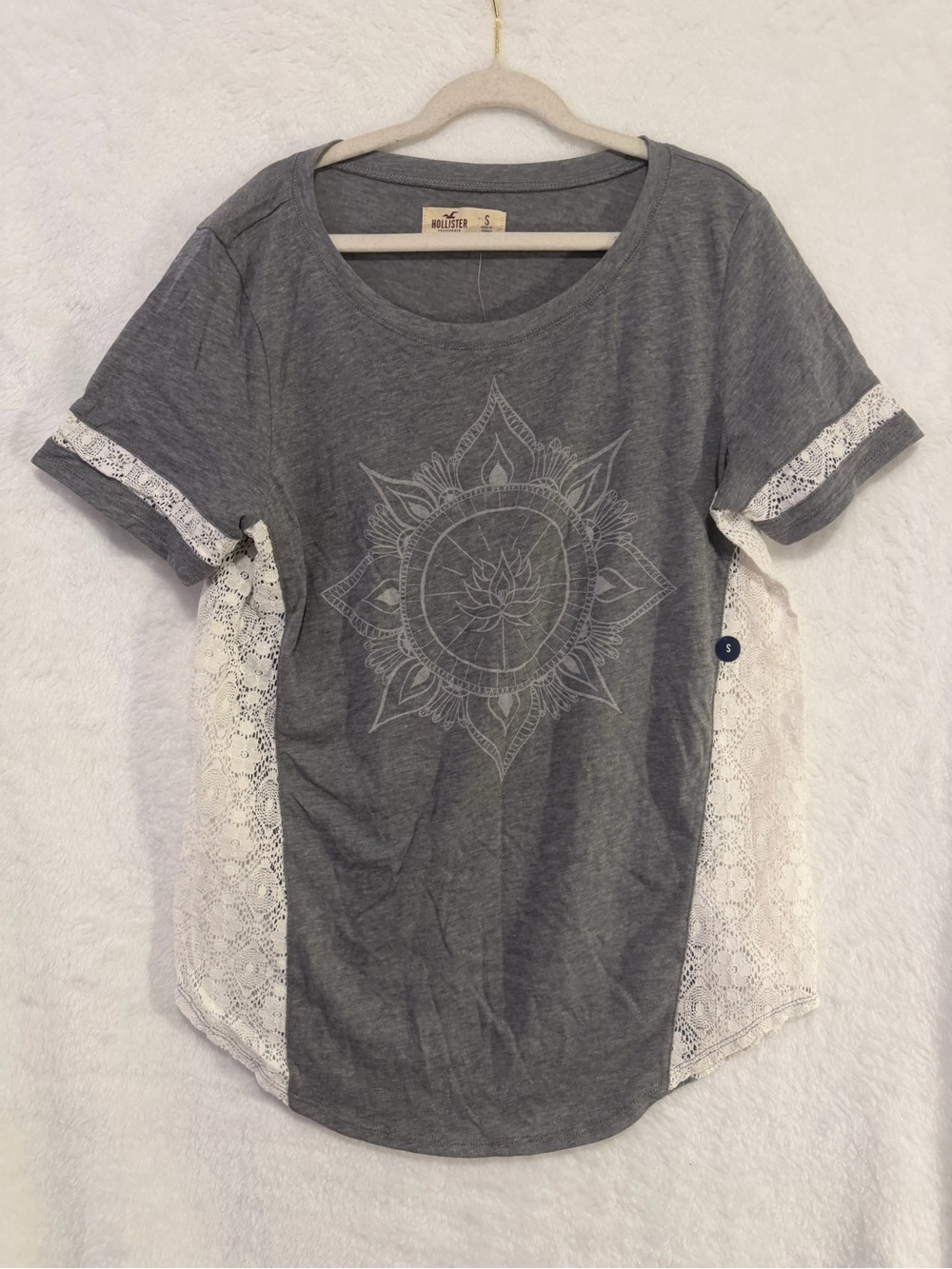 Hollister Boho Side Lace T Shirt Gray Mandala Graphic Tee Womens Small Top NEW